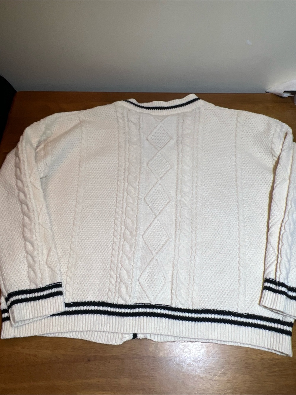 Taylor Swift Cream V‑Neck Cable Knit Sweater with Navy Stripe Trim Size M/L - Picture 5 of 7